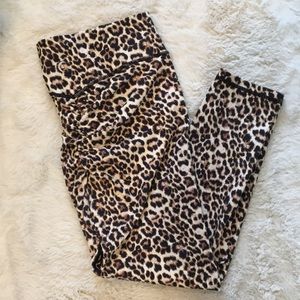 Zyia Scrunch Cheetah Leggings